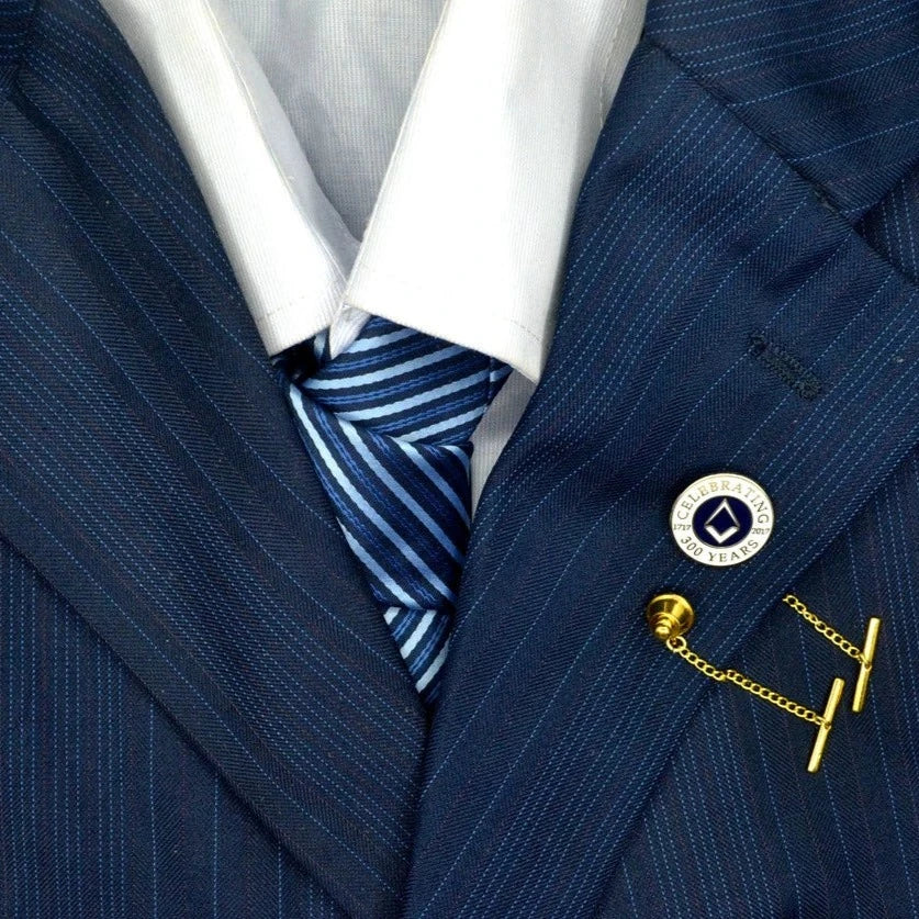 Master Mason Blue Lodge Lapel Pin - White & Blue Square And Compass 300th Anniversary Round Badge - Bricks Masons