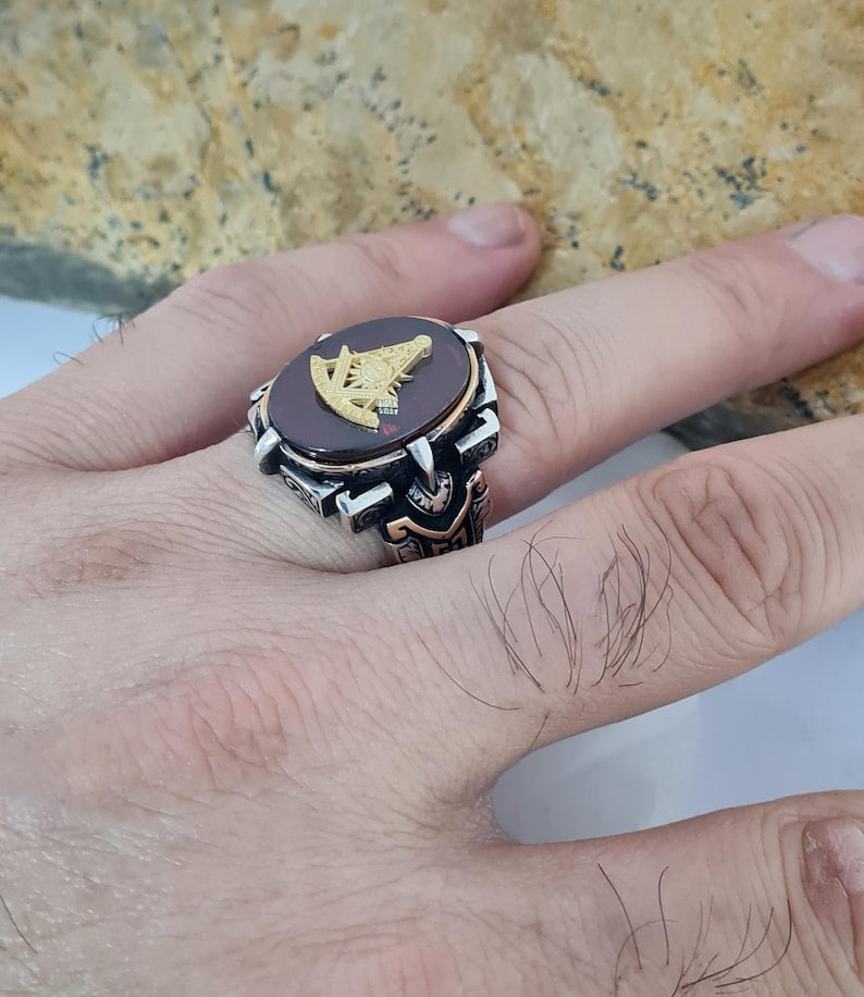Master Mason Blue Lodge Ring - Garnet Zircon Compass & Square - Bricks Masons