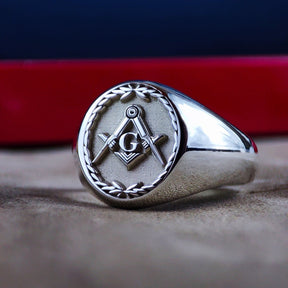 Master Mason Blue Lodge Ring - Leaf Pattern Engraved Signet With S&C G - Bricks Masons