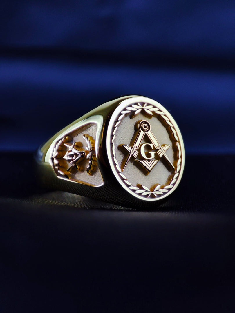 Master Mason Blue Lodge Ring - Engraved Square & Compass G With Wreath - Bricks Masons
