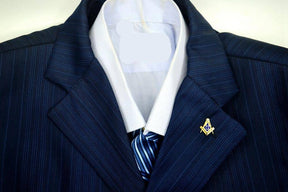 Master Mason Blue Lodge Lapel Pin - Zirconia Square Compass - Bricks Masons